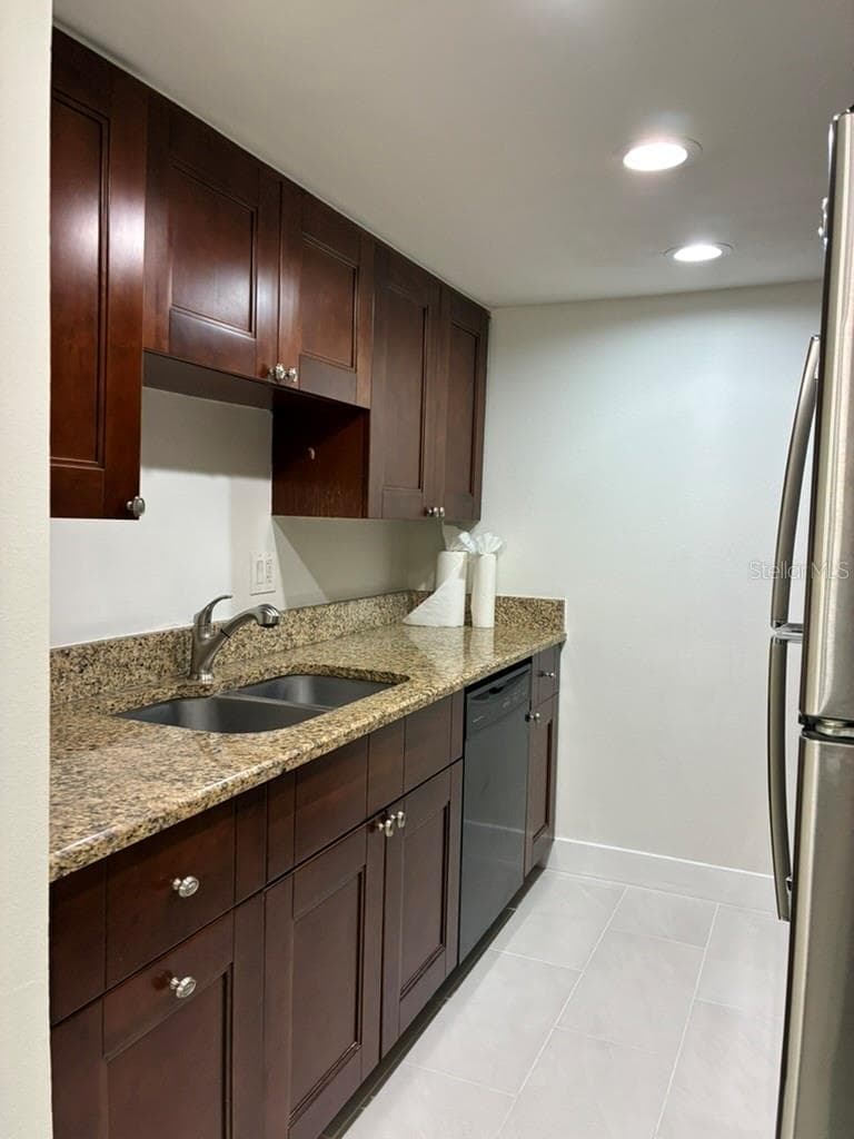 Kitchen - 5999 VILLAGE CIR #990, ORLANDO