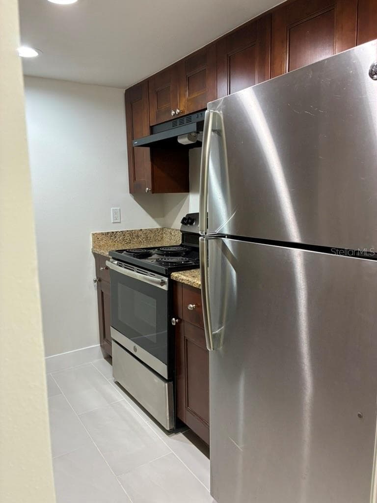 Kitchen - 5999 VILLAGE CIR #990, ORLANDO