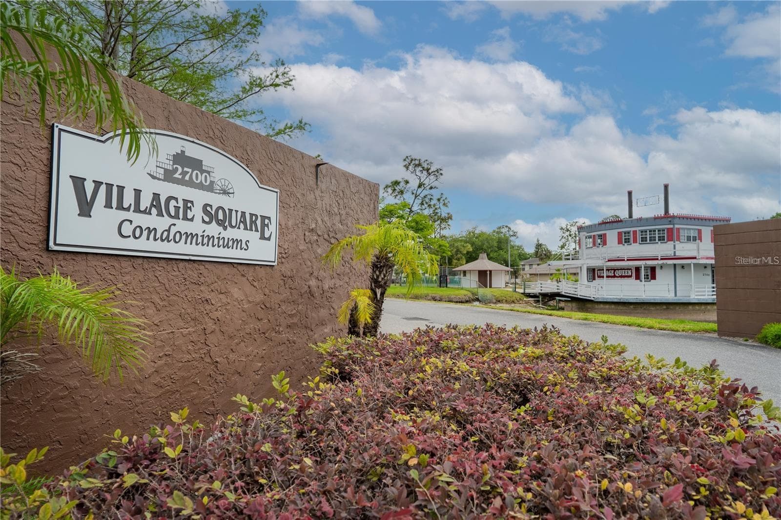 Community entrance - 5999 VILLAGE CIR #990, ORLANDO