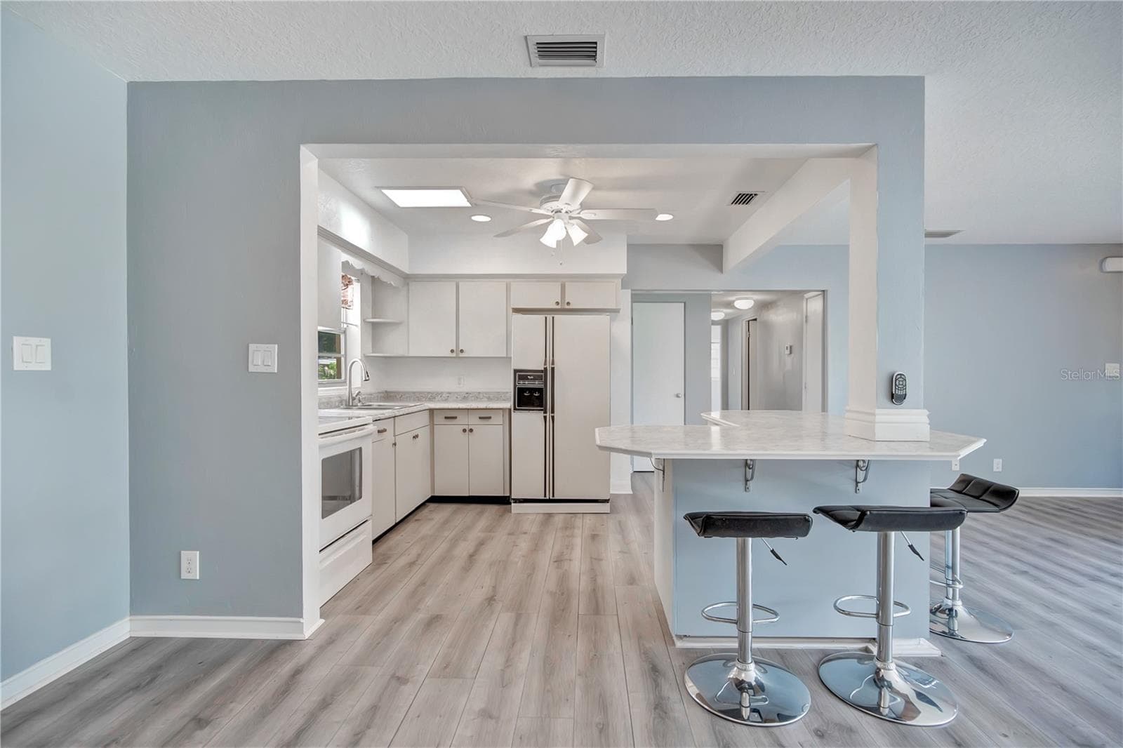 Single Family Residence at 3301 COE AVE, ORLANDO, photo 8 of 35