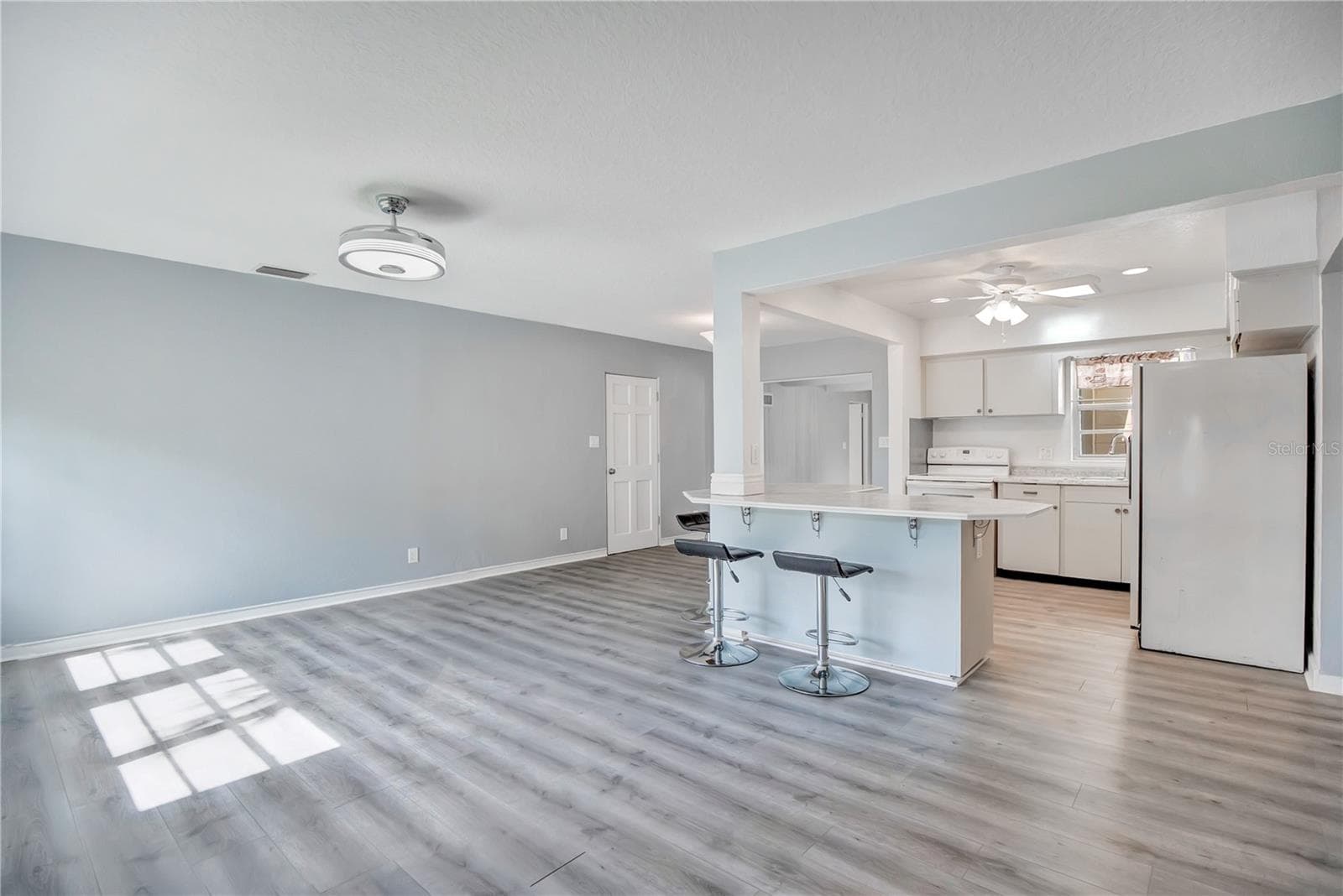 Single Family Residence at 3301 COE AVE, ORLANDO, photo 10 of 35