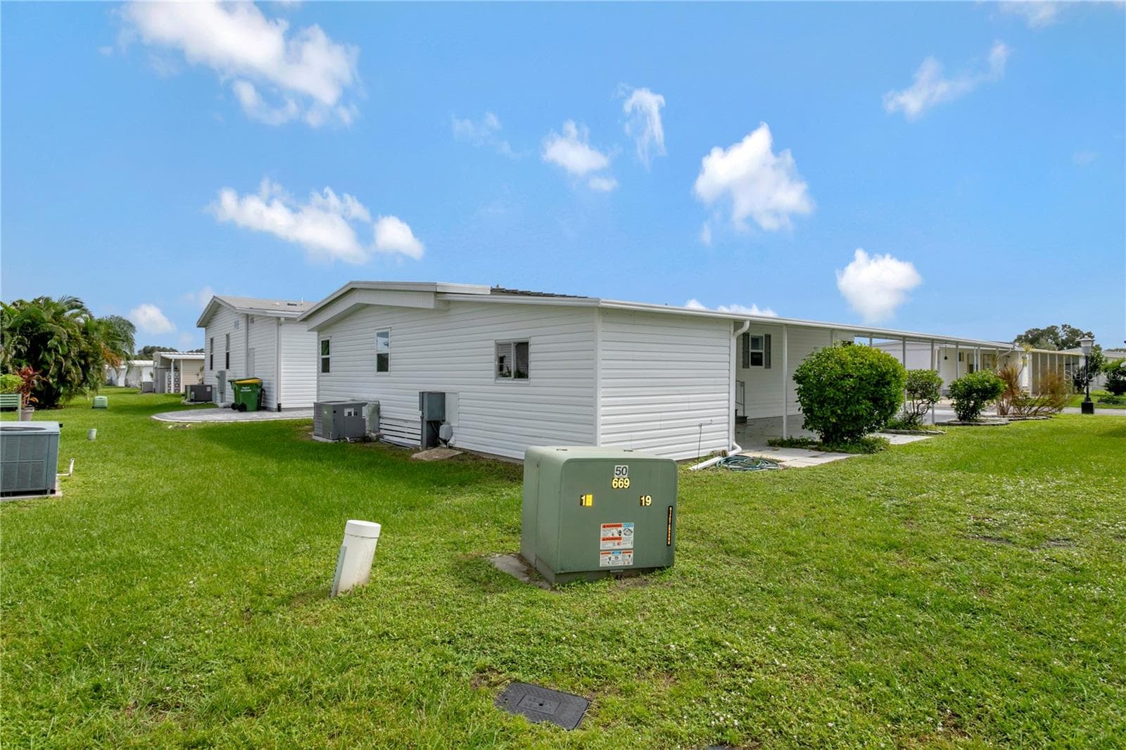 Manufactured Home at 3329 OVERCUP OAK TER, SARASOTA, photo 26 of 45