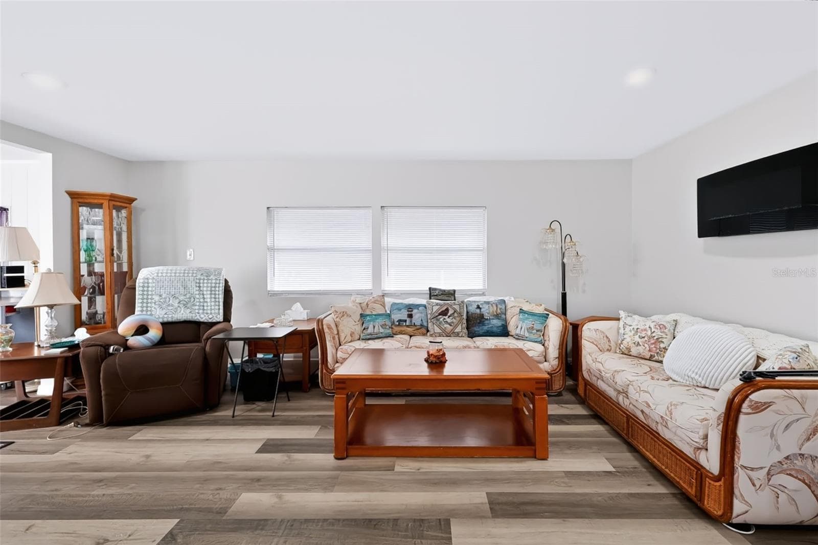 Manufactured Home at 82306 1ST AVE N #306, PINELLAS PARK, photo 15 of 40