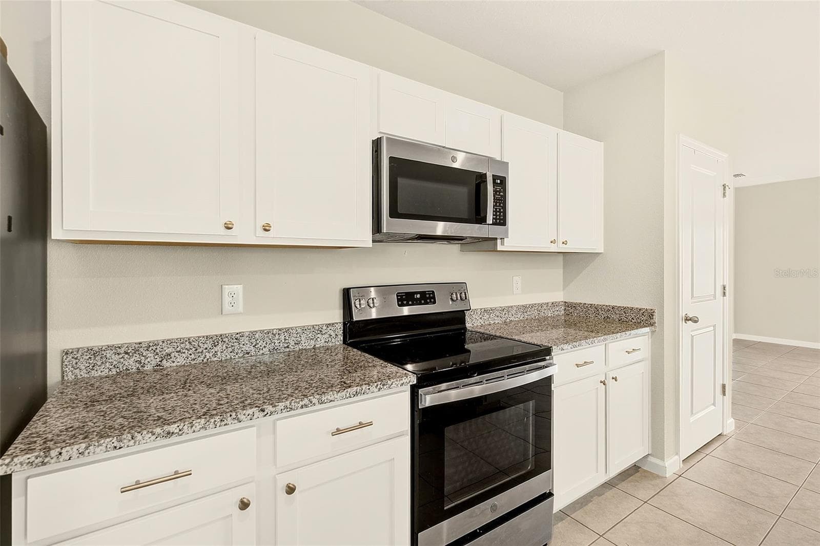KITCHEN - 35235 GENDRY ST, ZEPHYRHILLS