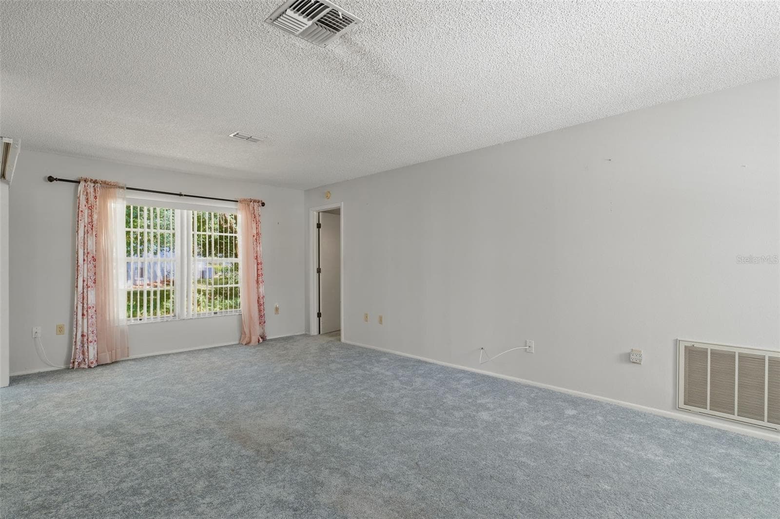 Single Family Residence at 6402 OCEAN PINES LN, SPRING HILL, photo 9 of 88