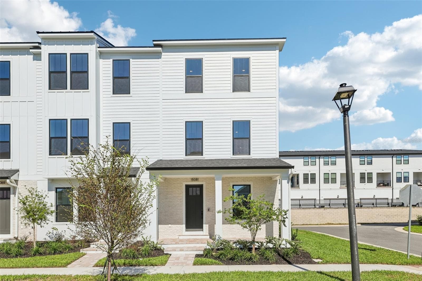 Townhouse at 15081 GROVESIDE RD, WINTER GARDEN, photo 2 of 43