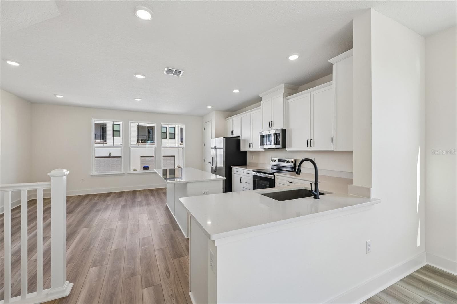Townhouse at 15081 GROVESIDE RD, WINTER GARDEN, photo 9 of 43