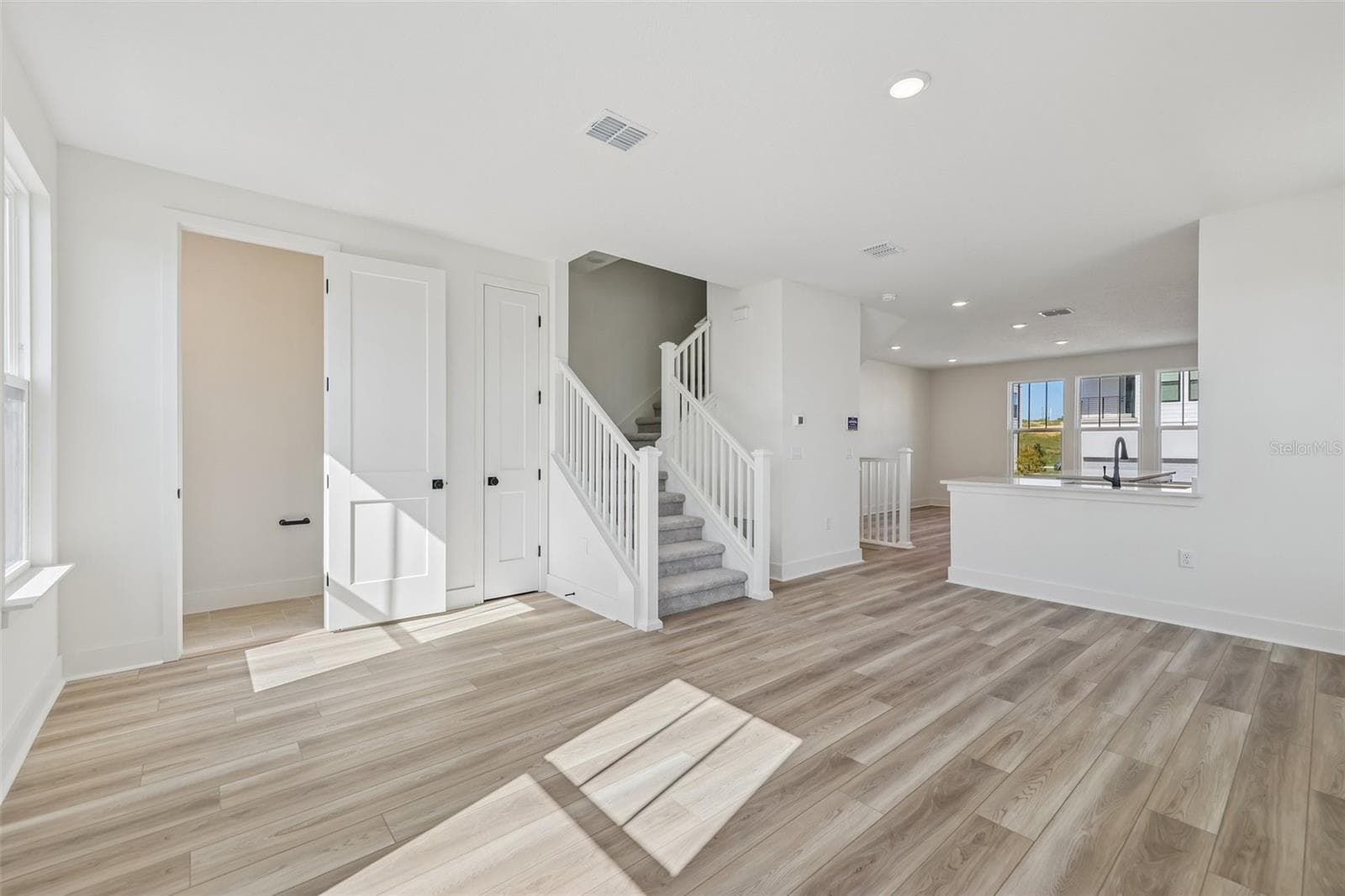 Townhouse at 15081 GROVESIDE RD, WINTER GARDEN, photo 14 of 43