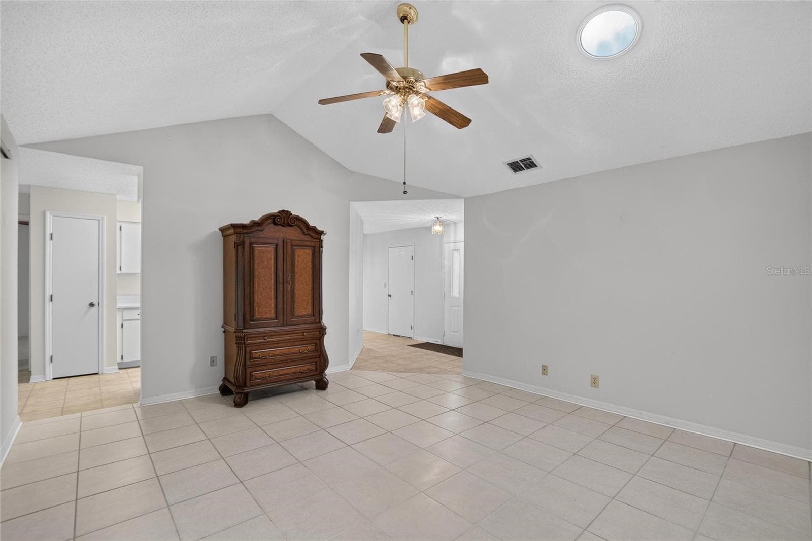 Single Family Residence at 1940 GRAND CYPRESS LN, SUN CITY CENTER, photo 7 of 63
