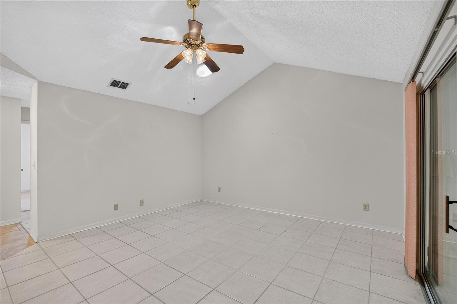 Single Family Residence at 1940 GRAND CYPRESS LN, SUN CITY CENTER, photo 8 of 63