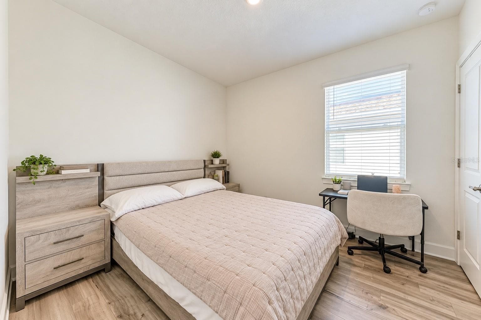 Bedroom 2 with bathroom - 497 FIREBUSH DR, NOKOMIS