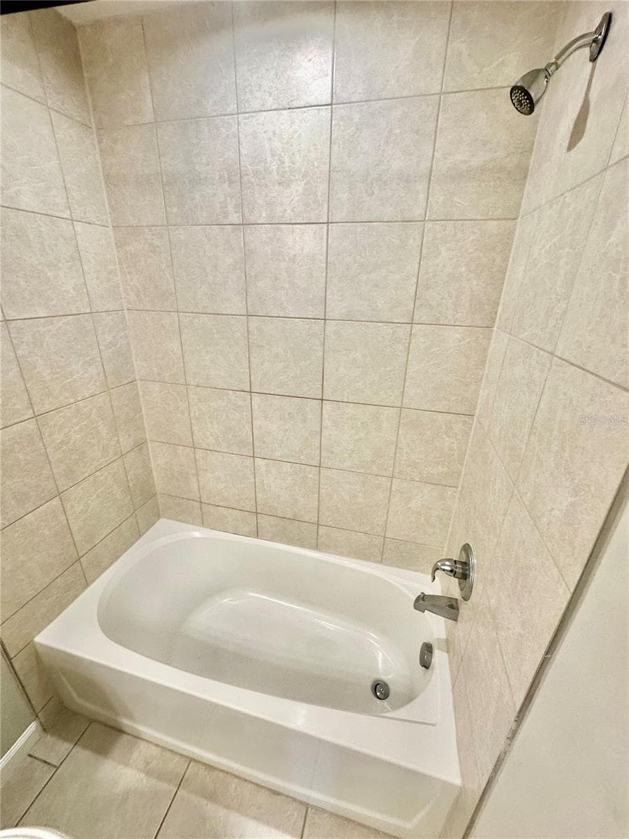 Townhouse at 2113 LACEFLOWER DR, BRANDON, photo 24 of 30