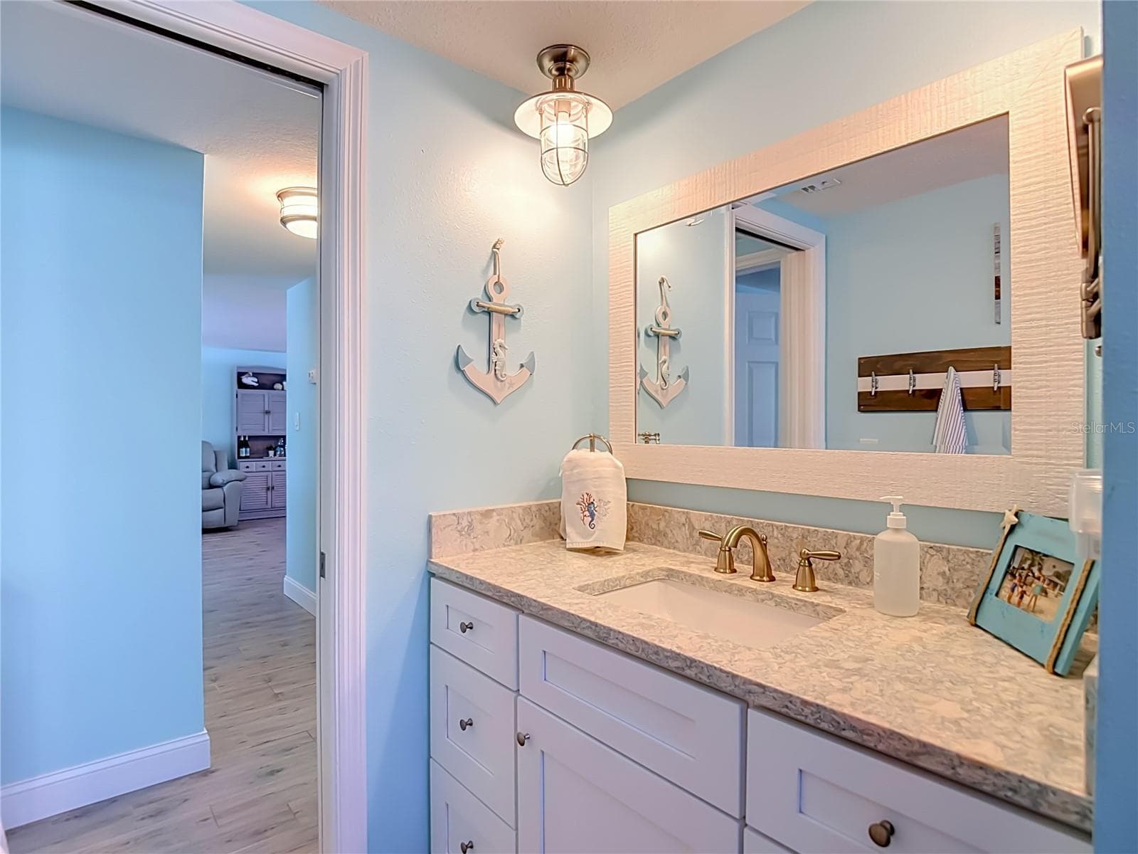 Guest Bathroom - 4951 FORECASTLE DR, NEW PORT RICHEY