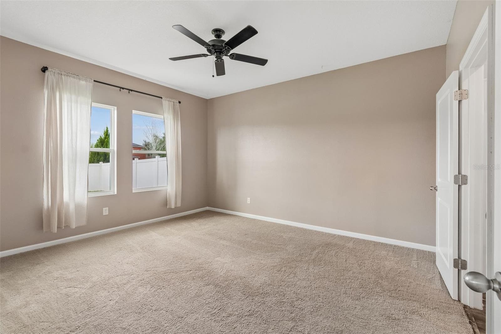 Generous size Primary bedroom - 1261 ANCHOR BEND DR, RUSKIN