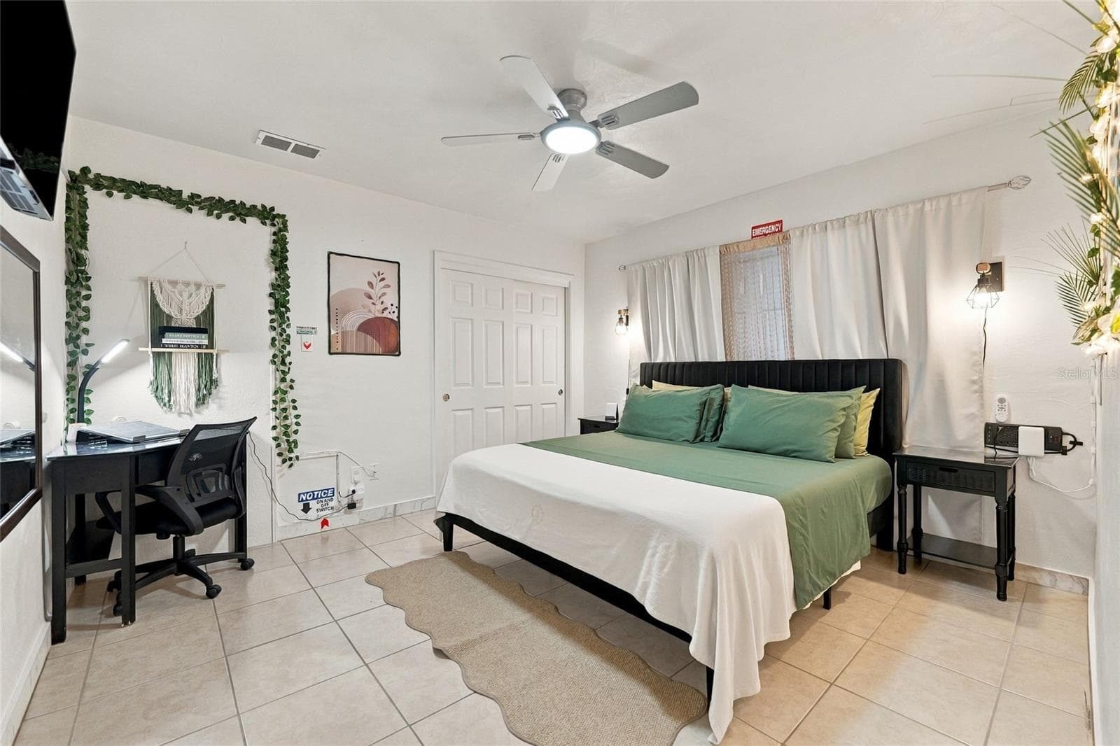 Single Family Residence at 1508 W KNOLLWOOD ST, TAMPA, photo 17 of 58