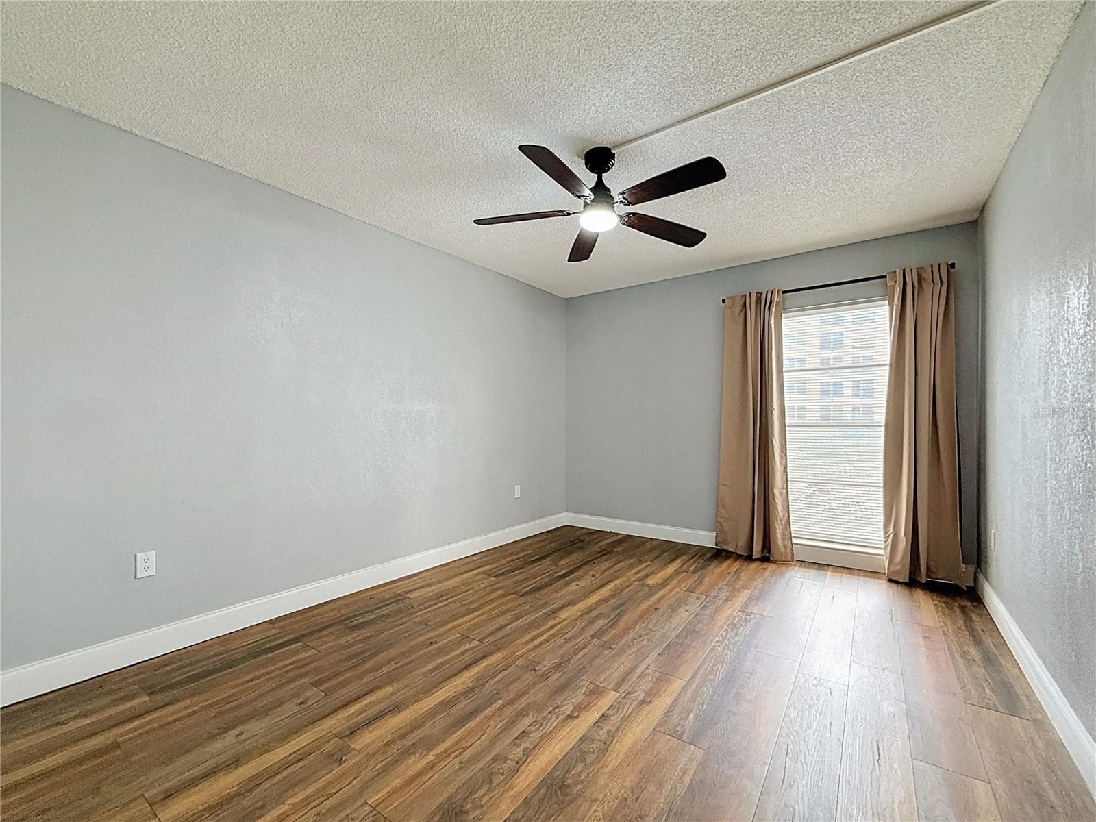 3rd Bedroom 11 x 14 - 225 COUNTRY CLUB DR #E252, LARGO