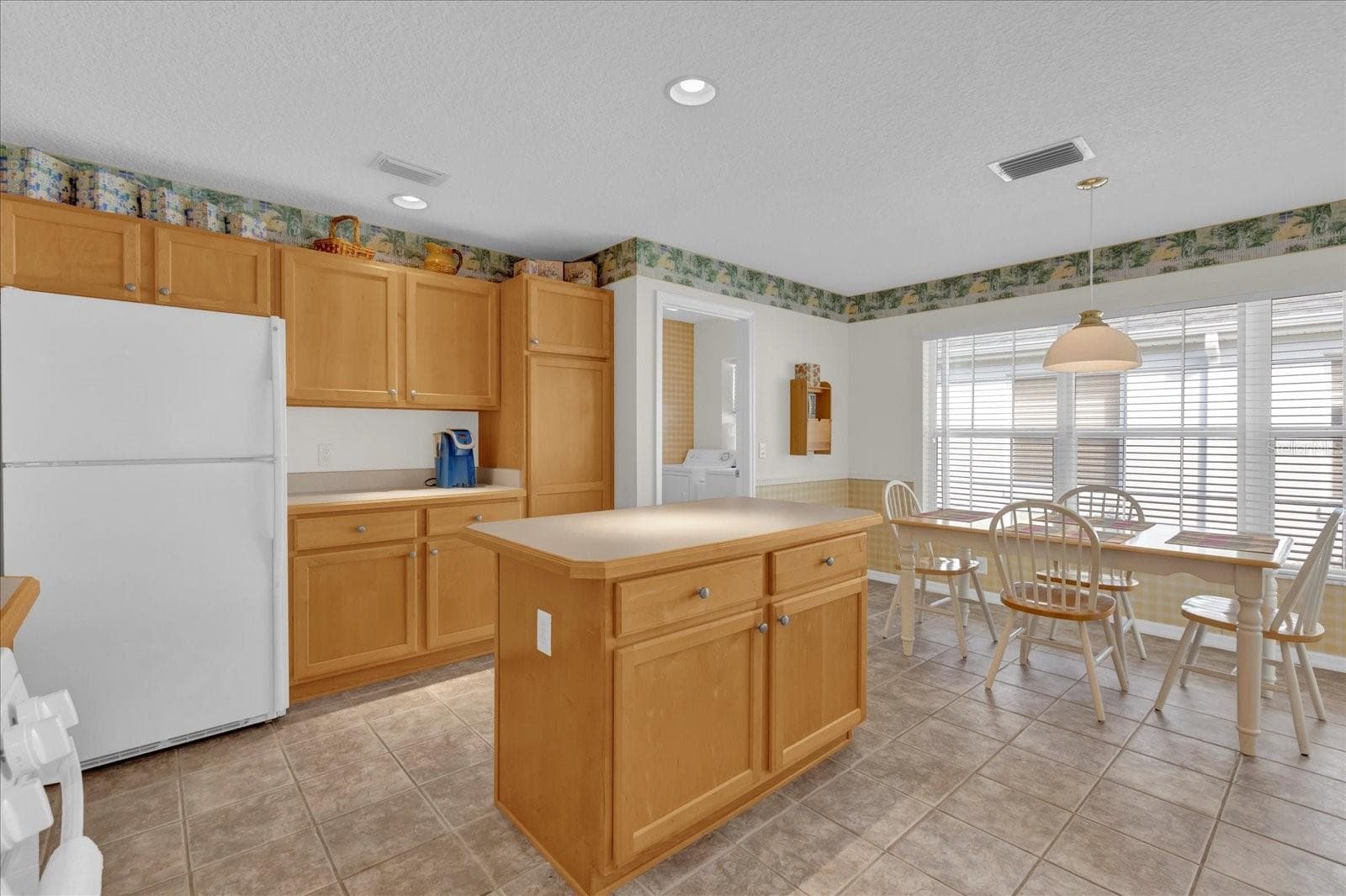 Single Family Residence at 2409 TAMARINDO DR, THE VILLAGES, photo 14 of 40