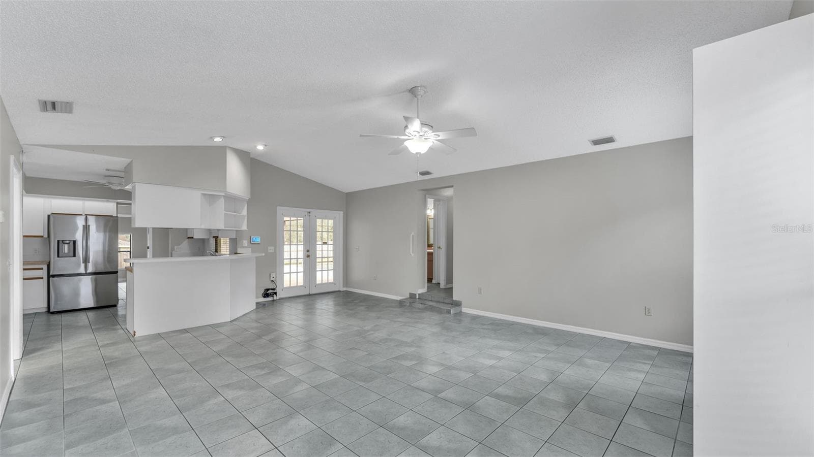 Single Family Residence at 751 CEDAR KNOLL DR N, LAKELAND, photo 4 of 42