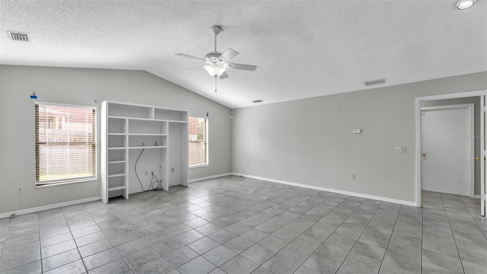 Single Family Residence at 751 CEDAR KNOLL DR N, LAKELAND, photo 6 of 42