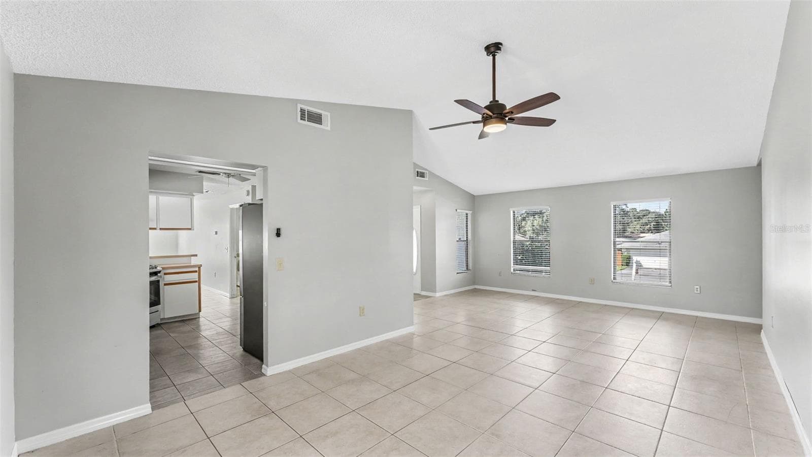 Single Family Residence at 751 CEDAR KNOLL DR N, LAKELAND, photo 12 of 42