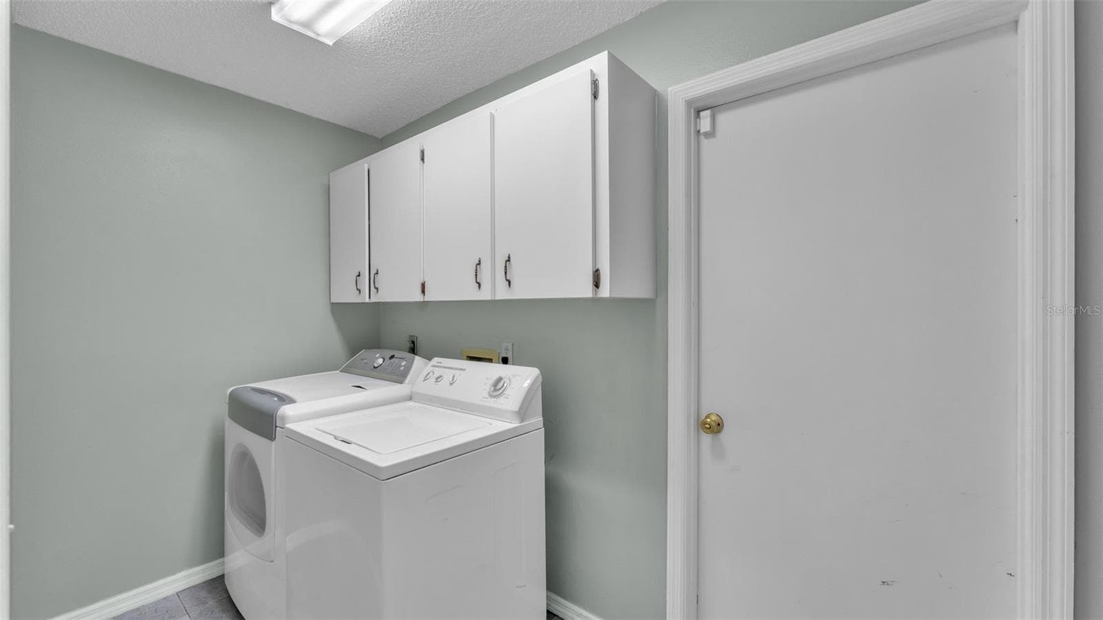 Single Family Residence at 751 CEDAR KNOLL DR N, LAKELAND, photo 31 of 42