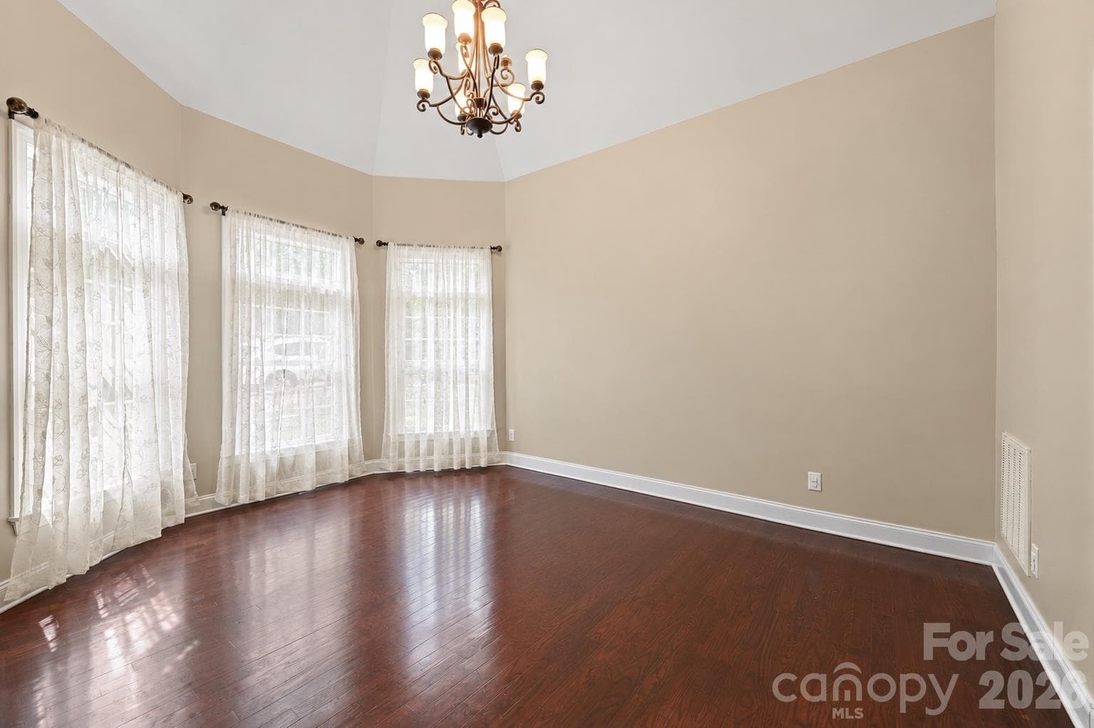 Room appears wider than reality - 314 Woodland Drive, Swannanoa