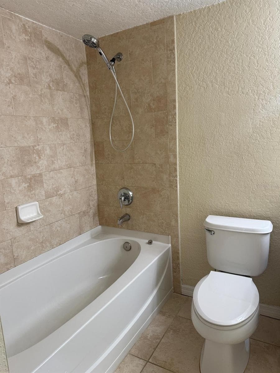 Condominium at 1928 CONWAY RD #14, ORLANDO, photo 11 of 27