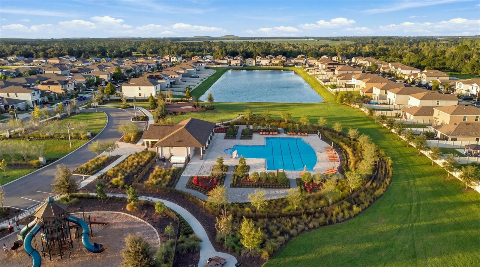 Community playground and pool - 16739 SUNBURST LAKE ST, WIMAUMA