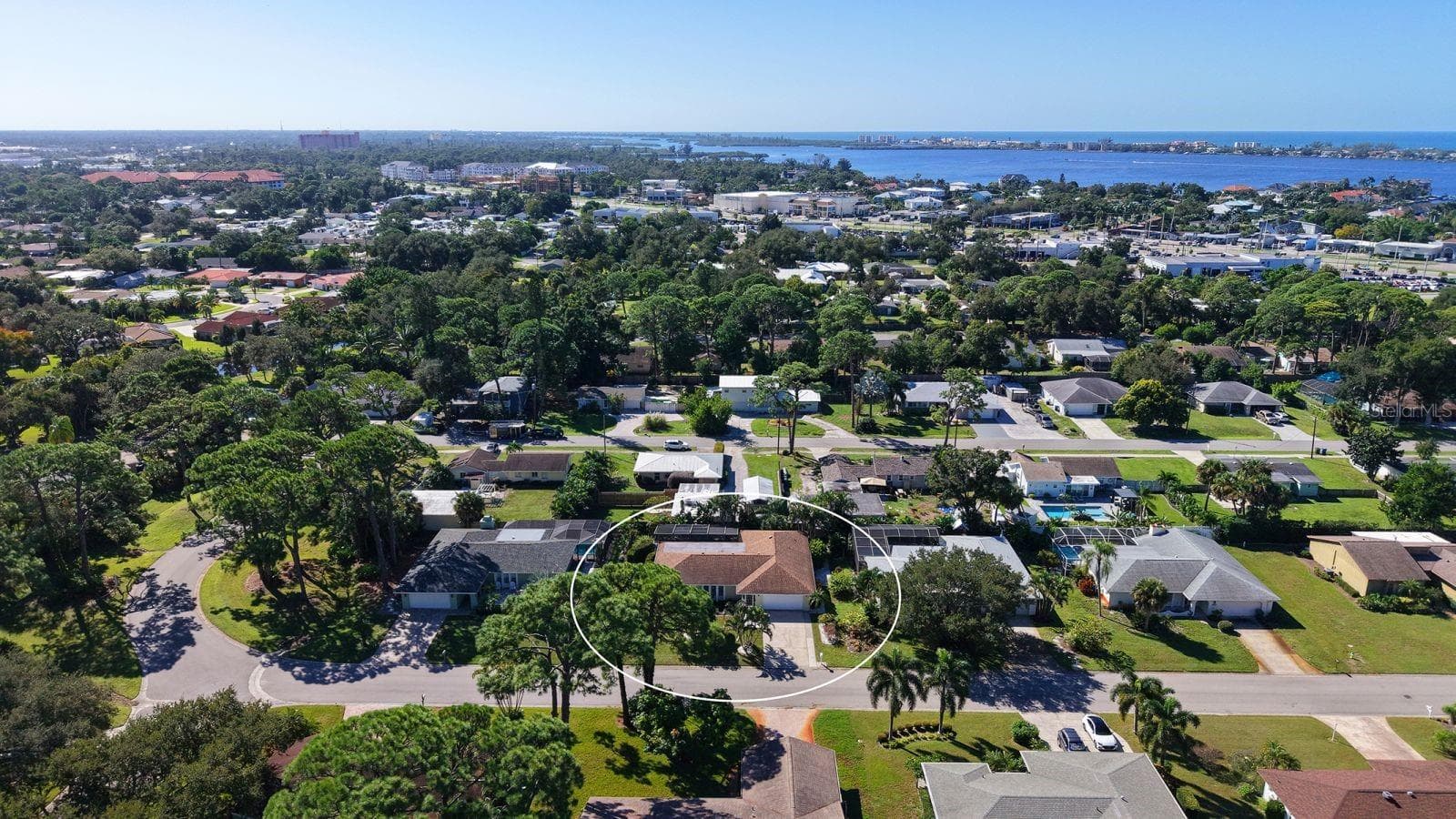 Aerial showing the proximity to South Siesta Key, the Intracoastal Waterways and the Gulf! - 2295 PINE VIEW CIR, SARASOTA