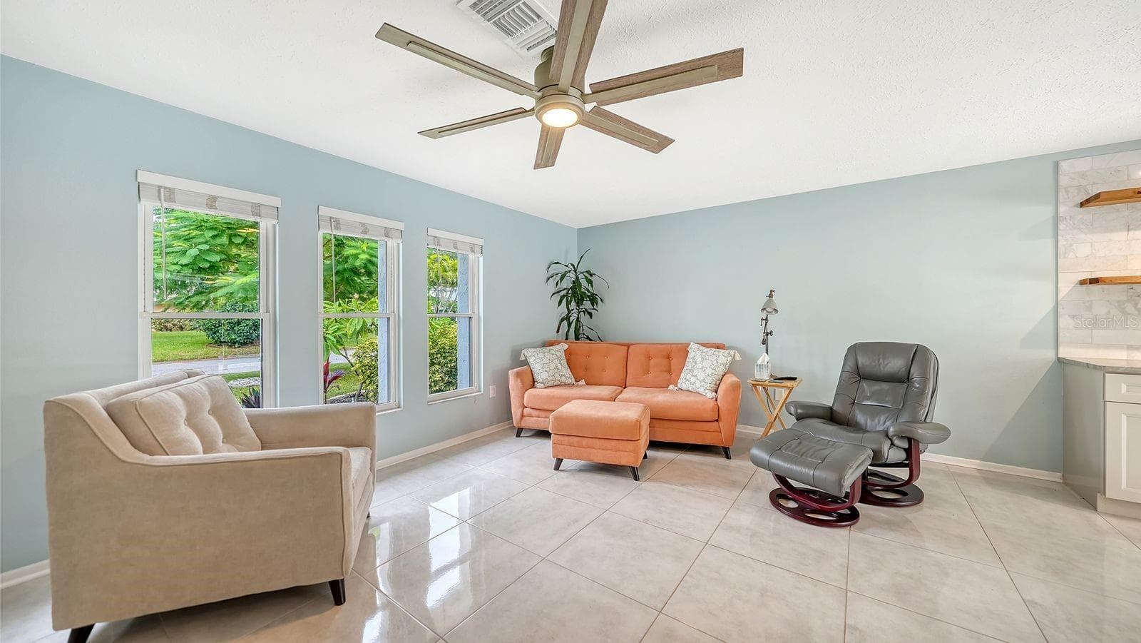 Living Room - 2295 PINE VIEW CIR, SARASOTA