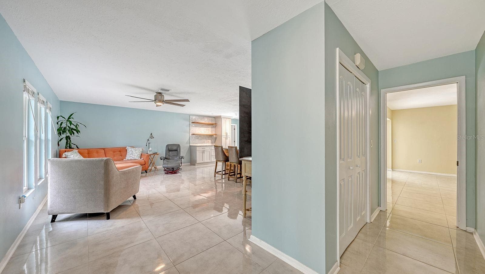 Inviting Foyer with a closet - 2295 PINE VIEW CIR, SARASOTA