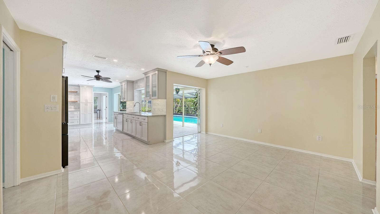 Dining or Family Room - 2295 PINE VIEW CIR, SARASOTA