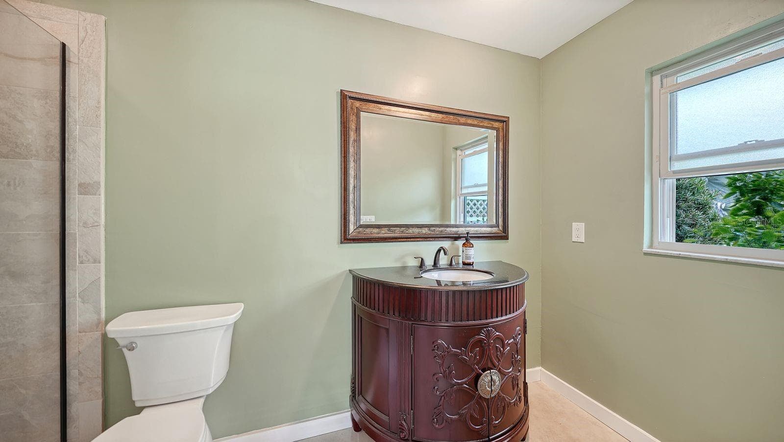 Unstaged Primary Bathroom - 2295 PINE VIEW CIR, SARASOTA