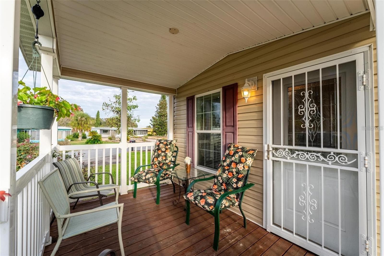 Covered front porch - 2417 VINDALE RD, TAVARES