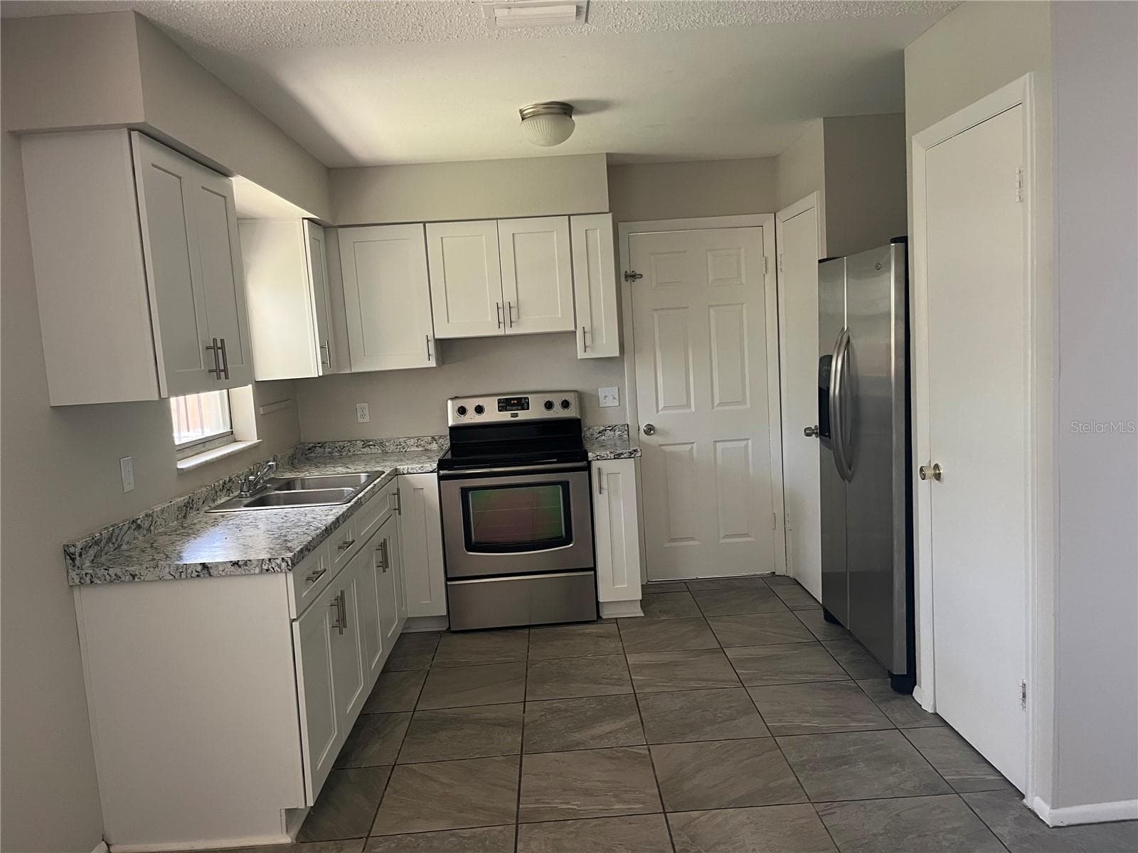 Single Family Residence at 1805 GRIMKE AVE, APOPKA, photo 5 of 12