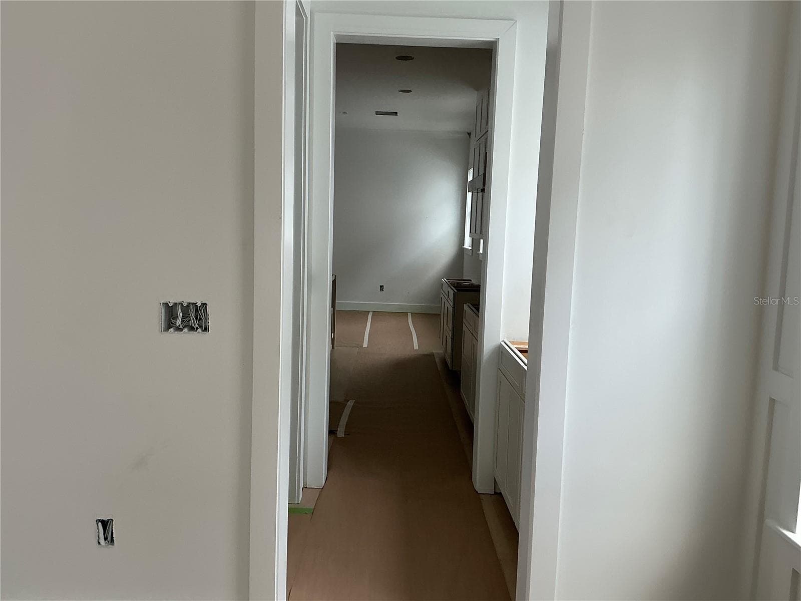 DINING ROOM CONNECTING TO KITCHEN - 485 11TH AVE N, ST PETERSBURG