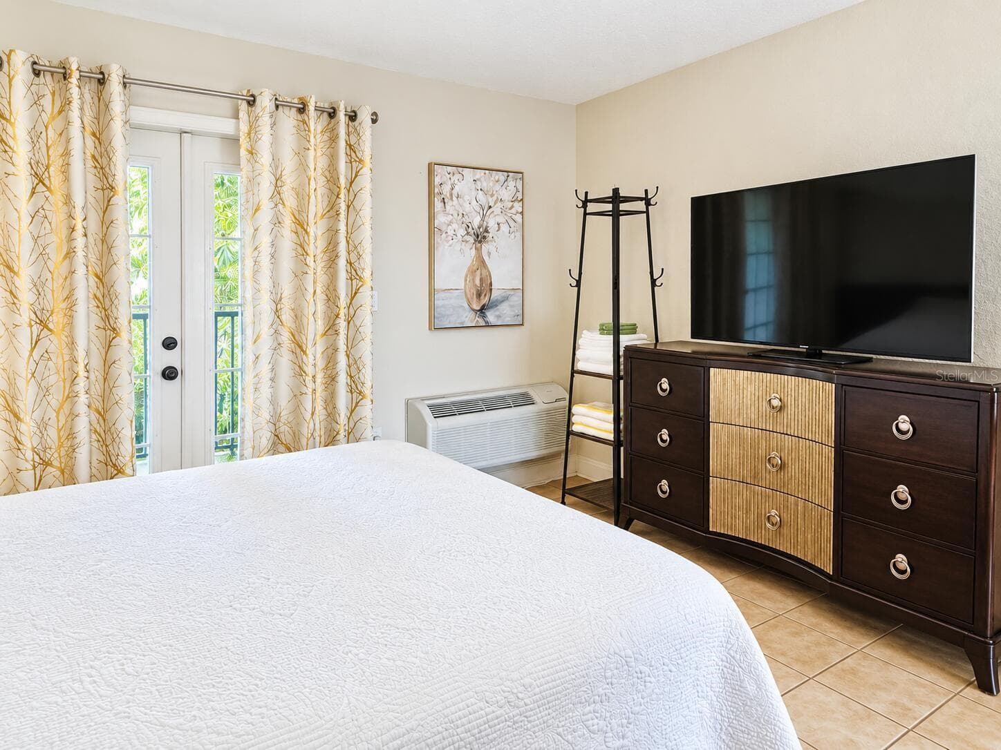 Condo - Hotel at 1420 BAYSHORE BLVD #309, DUNEDIN, photo 12 of 26