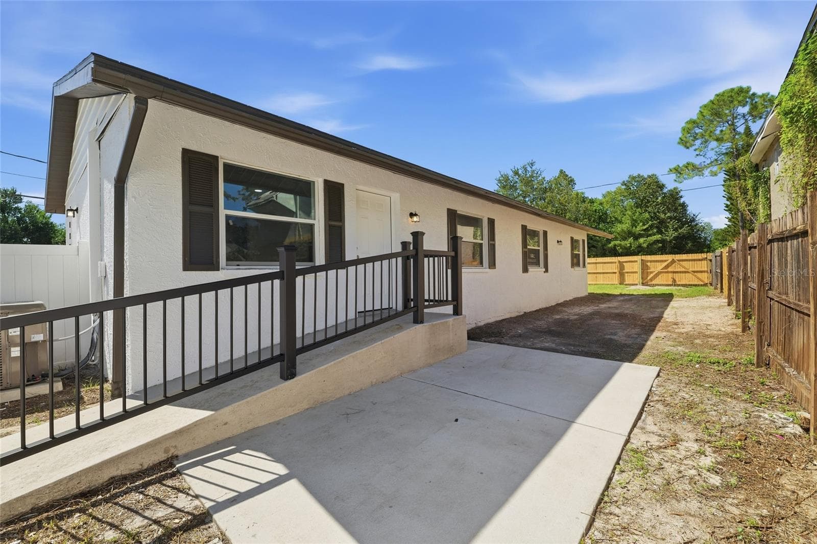 Single Family Residence at 1102 E SITKA ST, TAMPA, photo 22 of 27