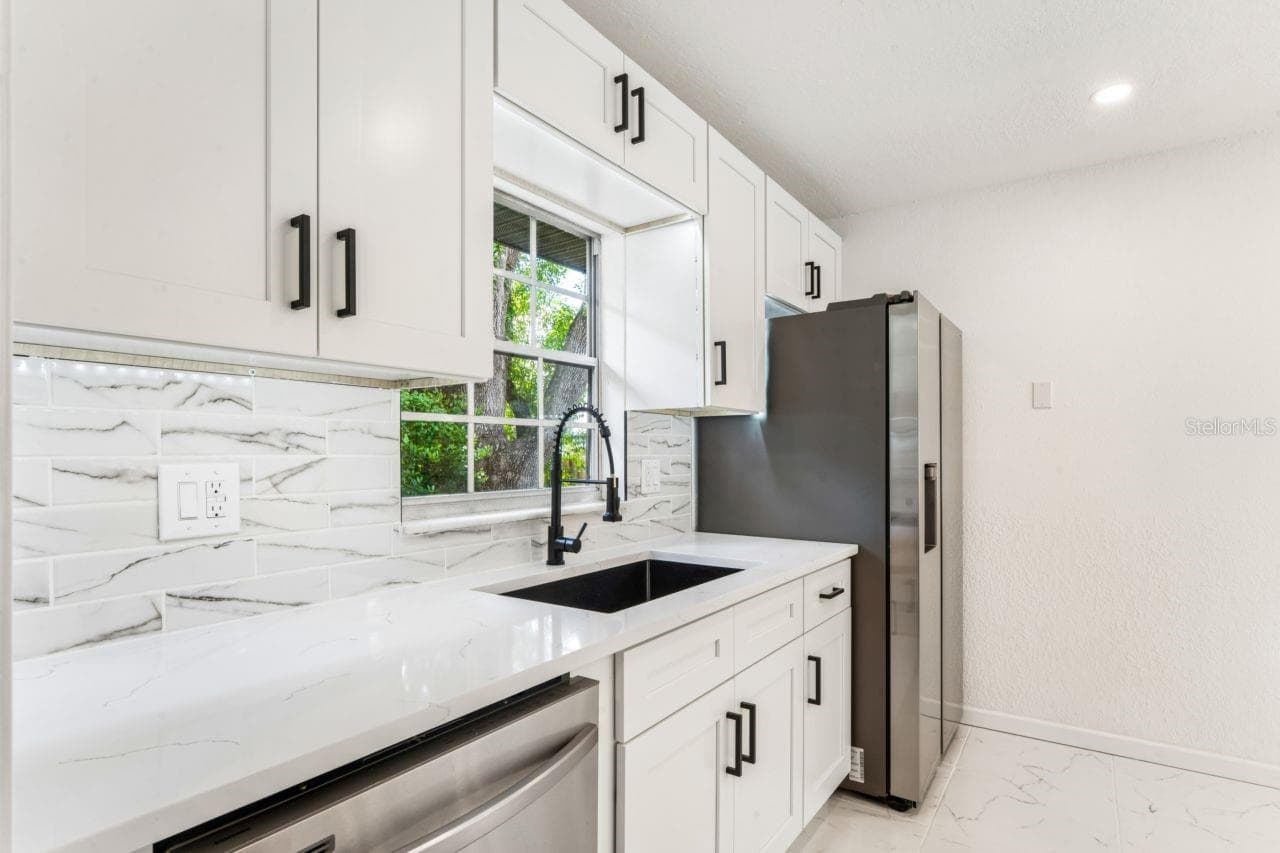 Kitchen - 31043 WILLOW BANK AVE, BROOKSVILLE