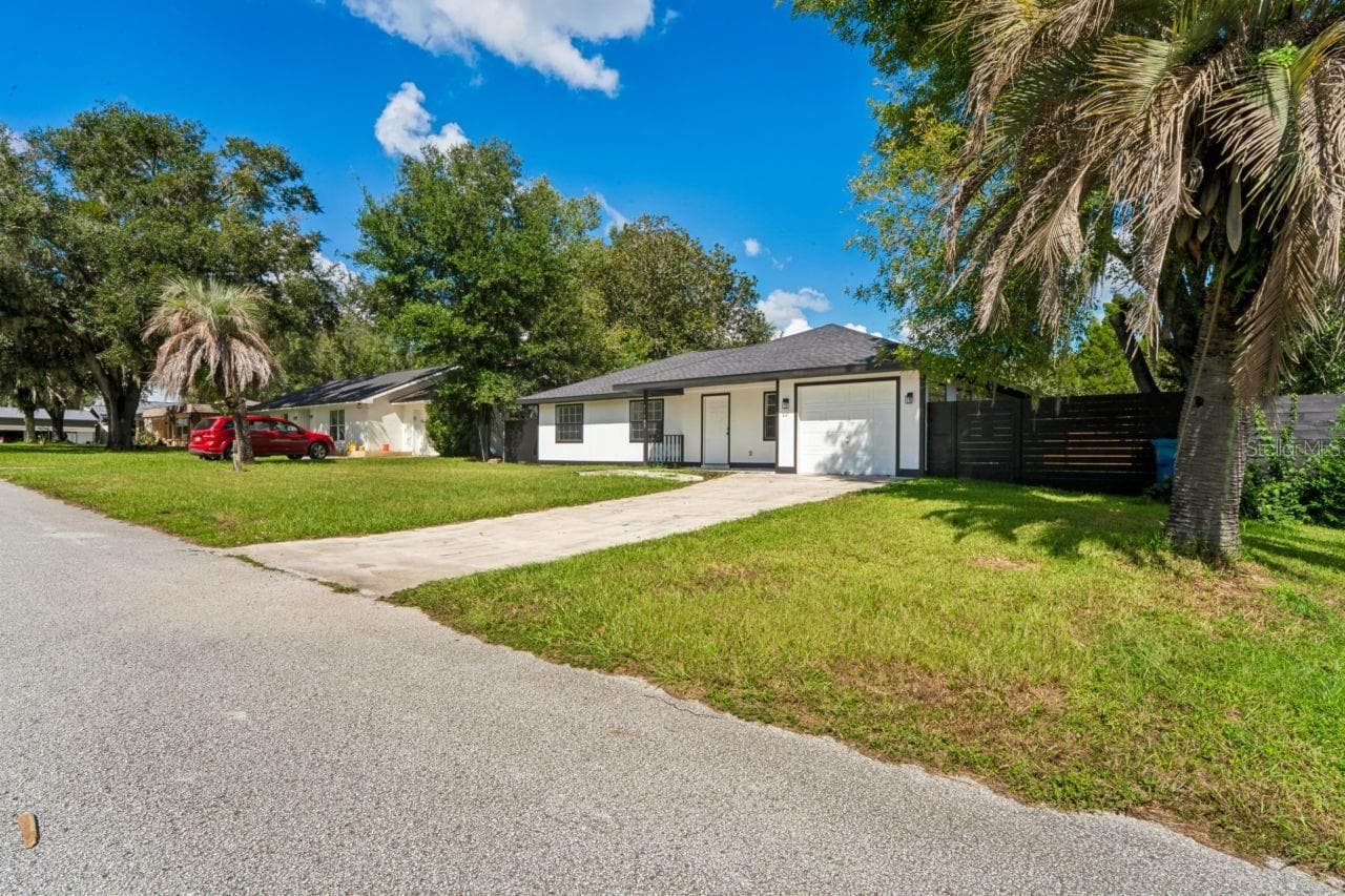 Front View - 31043 WILLOW BANK AVE, BROOKSVILLE