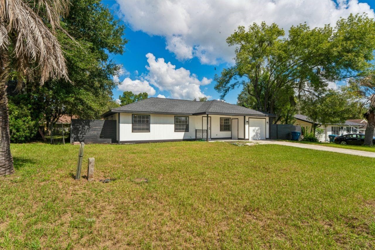 Front View - 31043 WILLOW BANK AVE, BROOKSVILLE