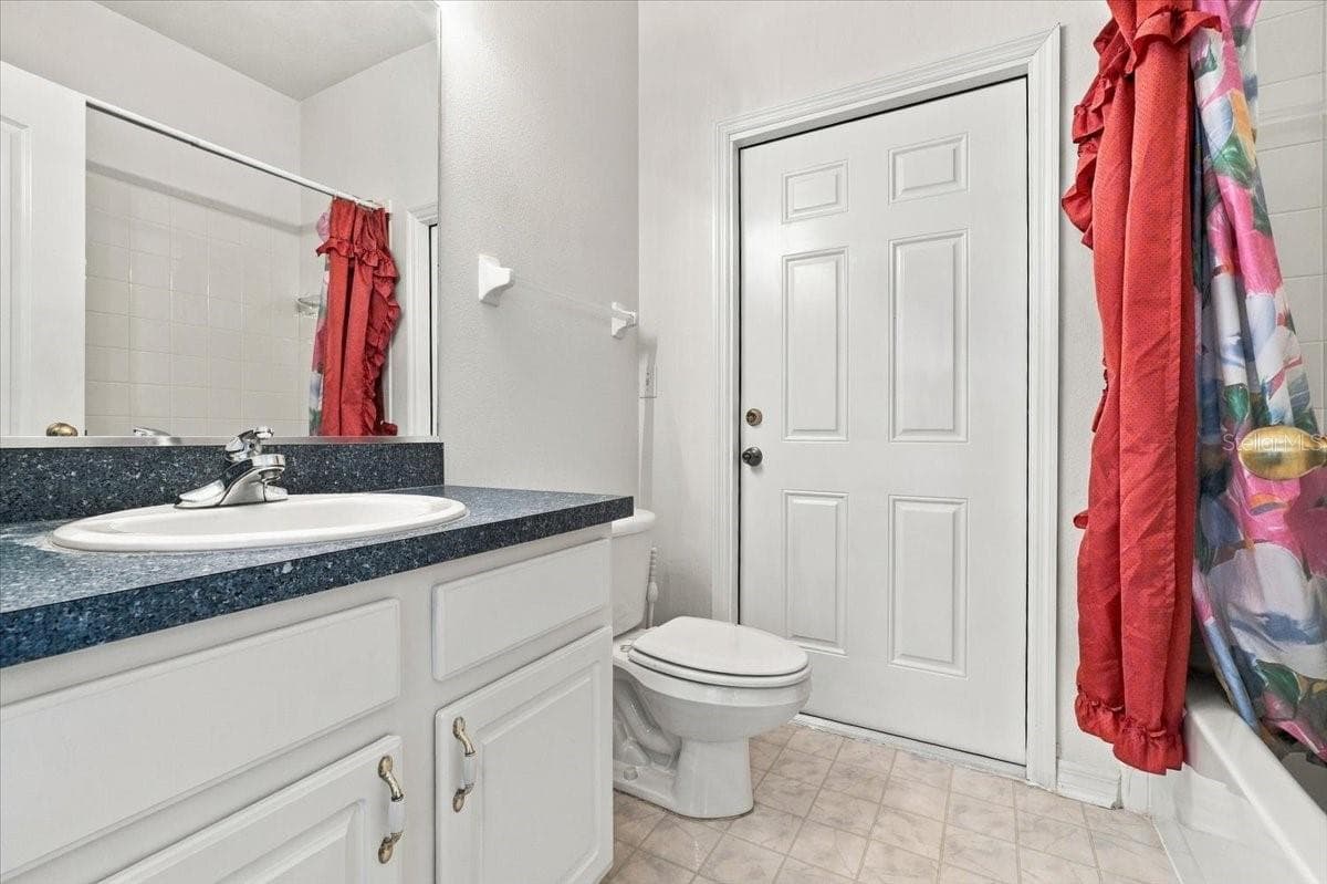 GUEST BATHROOM - 1731 BROOKSTONE WAY, PLANT CITY