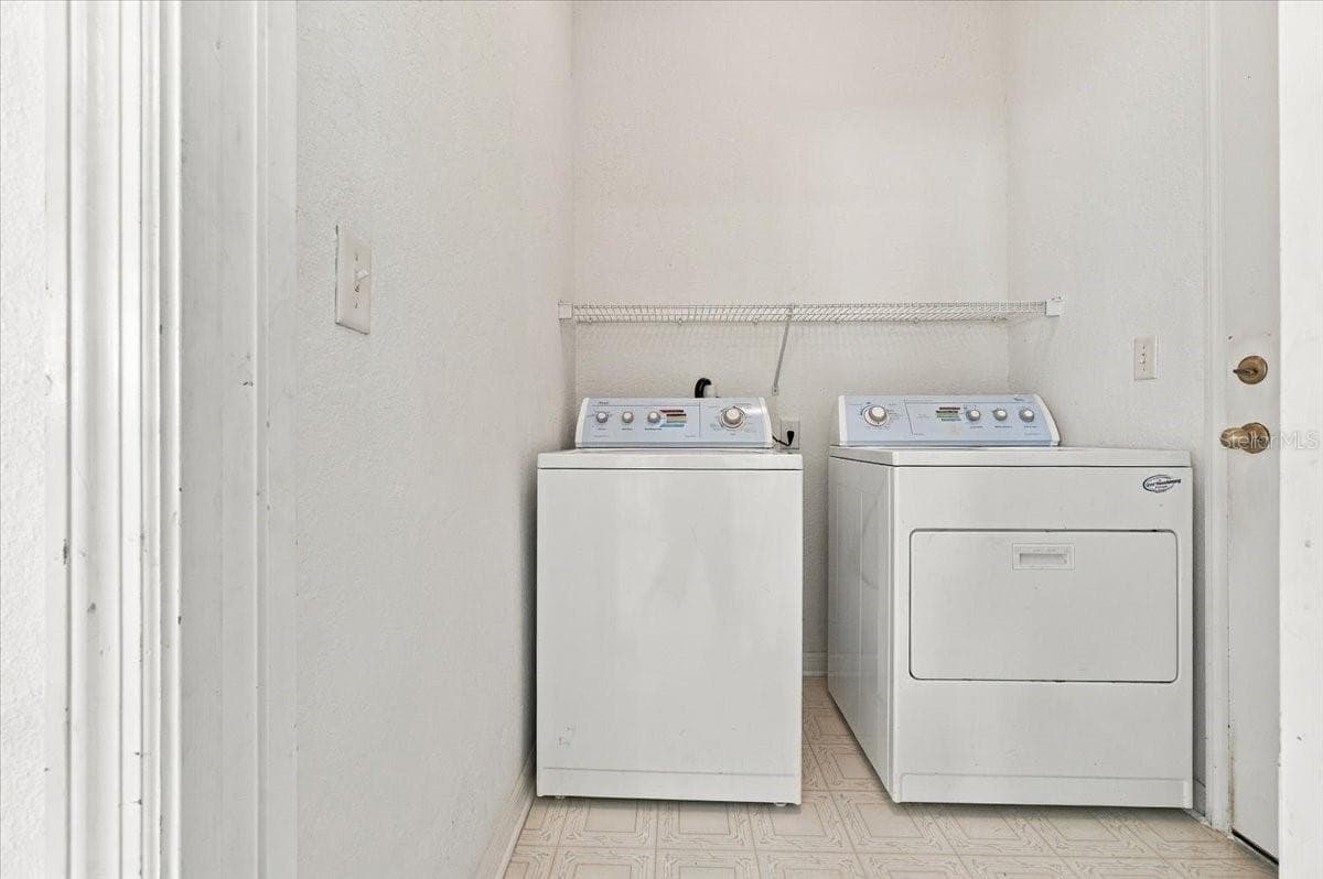 LAUNDRY - 1731 BROOKSTONE WAY, PLANT CITY