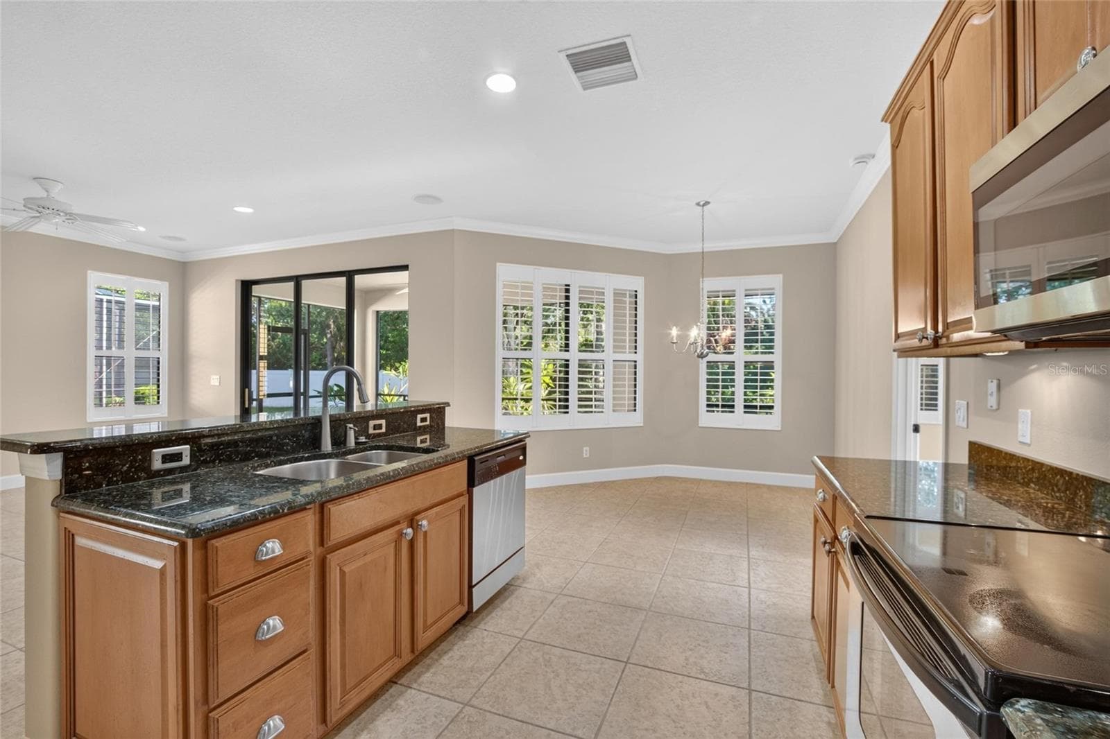 Kitchen - 213 SILVER FALLS DR, APOLLO BEACH