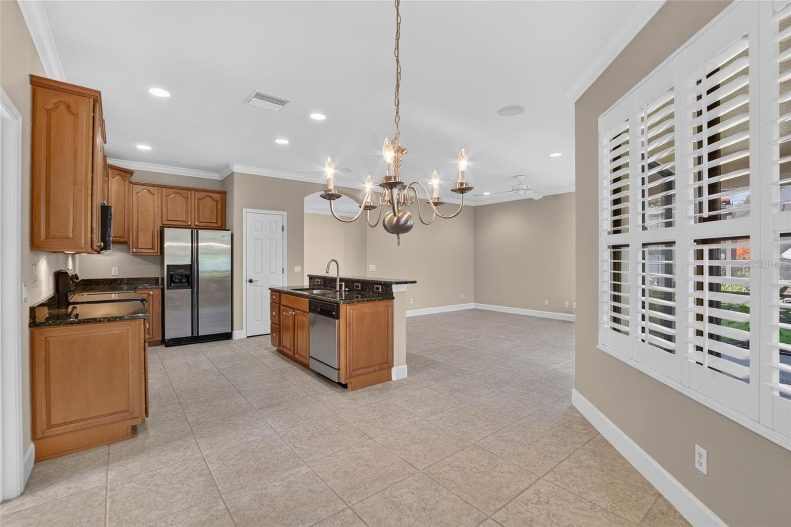 Bistro/Kitchen/family room - 213 SILVER FALLS DR, APOLLO BEACH