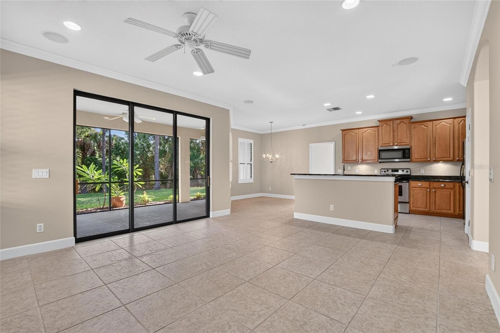 Family Room - 213 SILVER FALLS DR, APOLLO BEACH