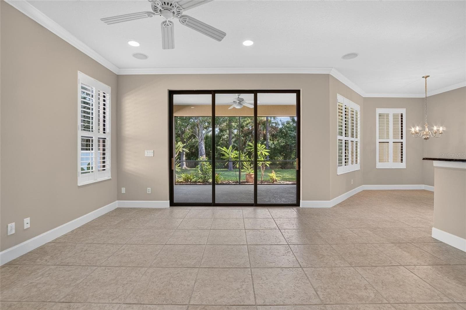 Family Room - 213 SILVER FALLS DR, APOLLO BEACH