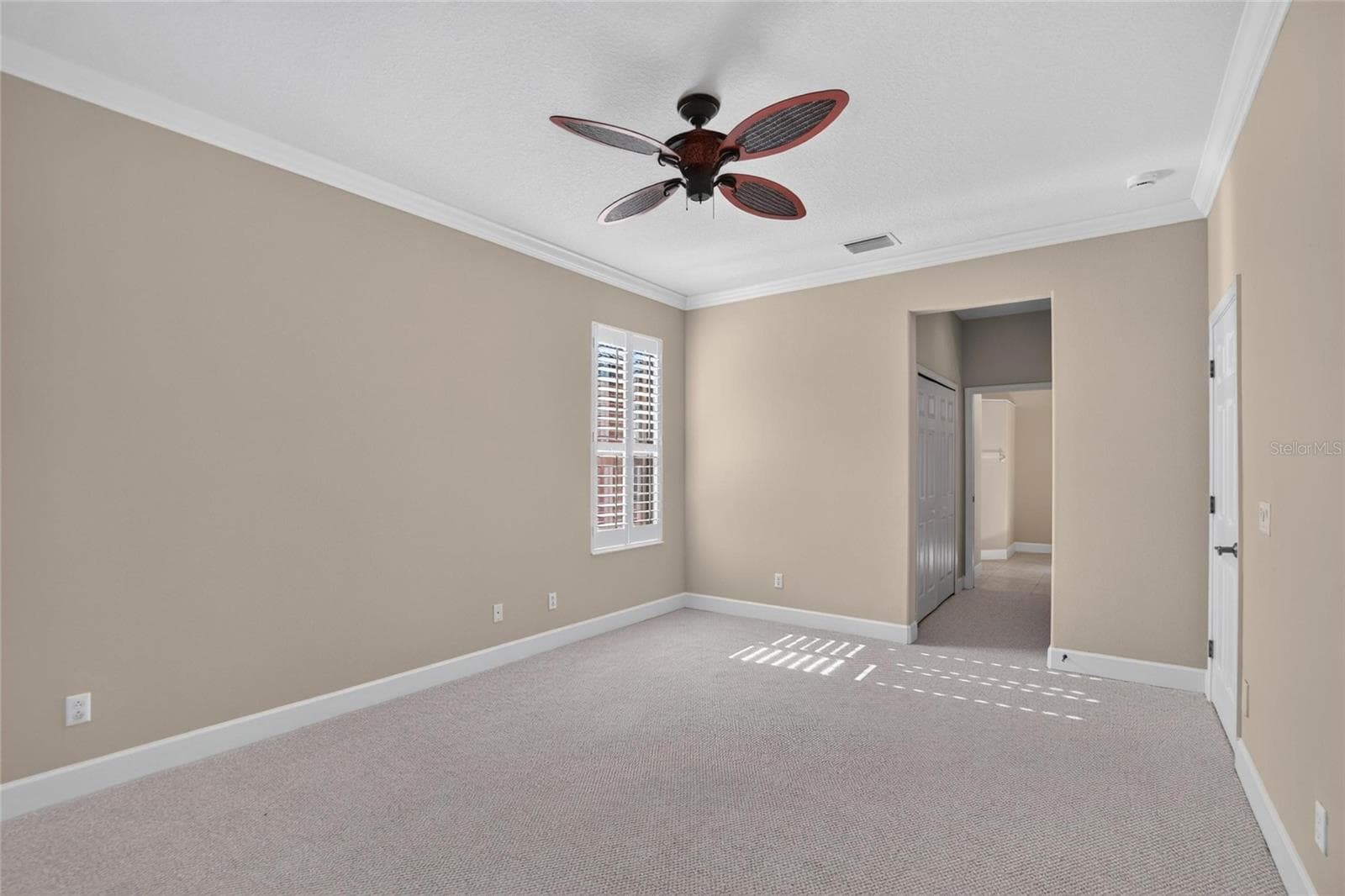 Primary Bedroom to Bathroom - 213 SILVER FALLS DR, APOLLO BEACH