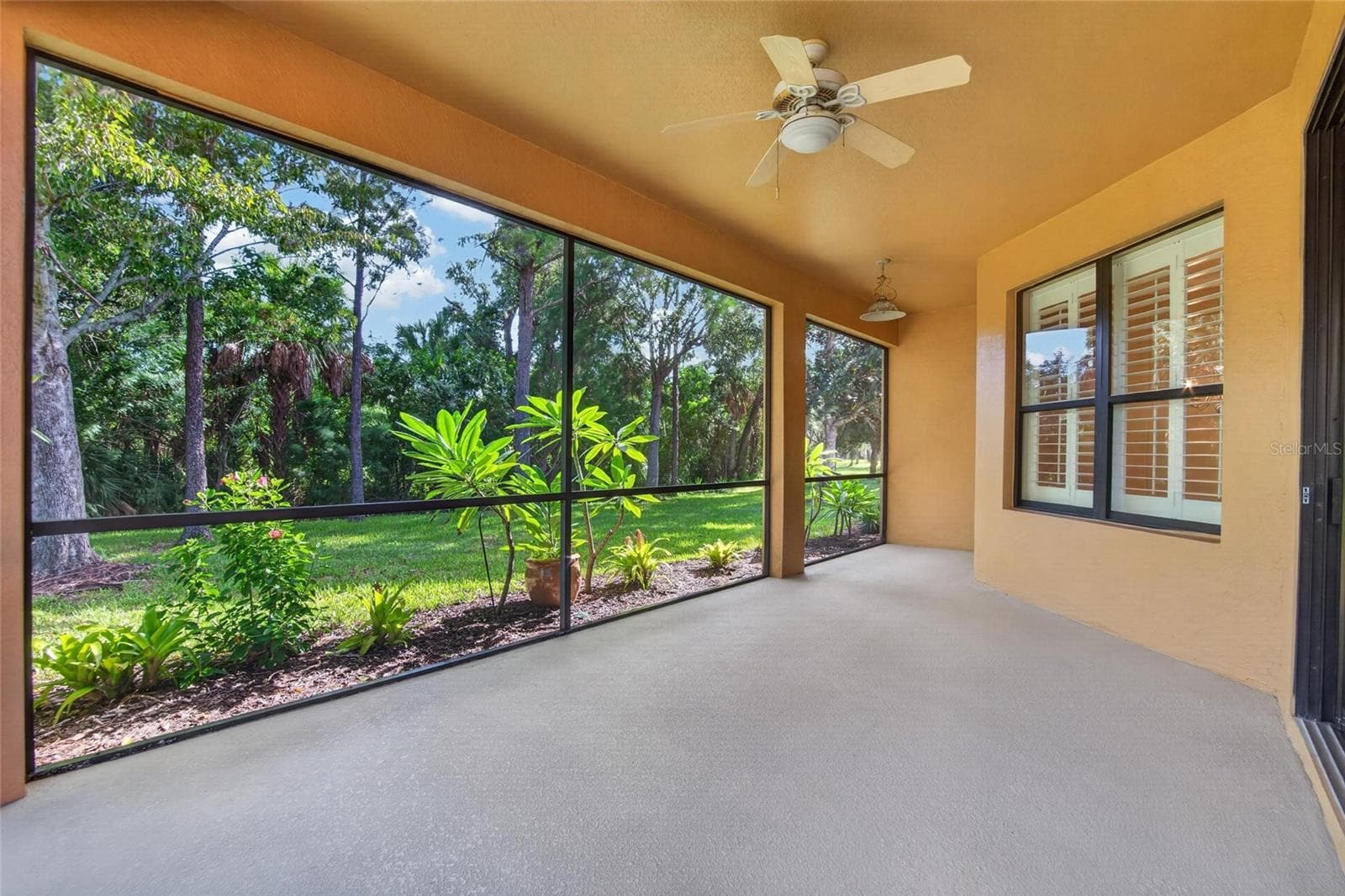 Screened Lanai - 213 SILVER FALLS DR, APOLLO BEACH