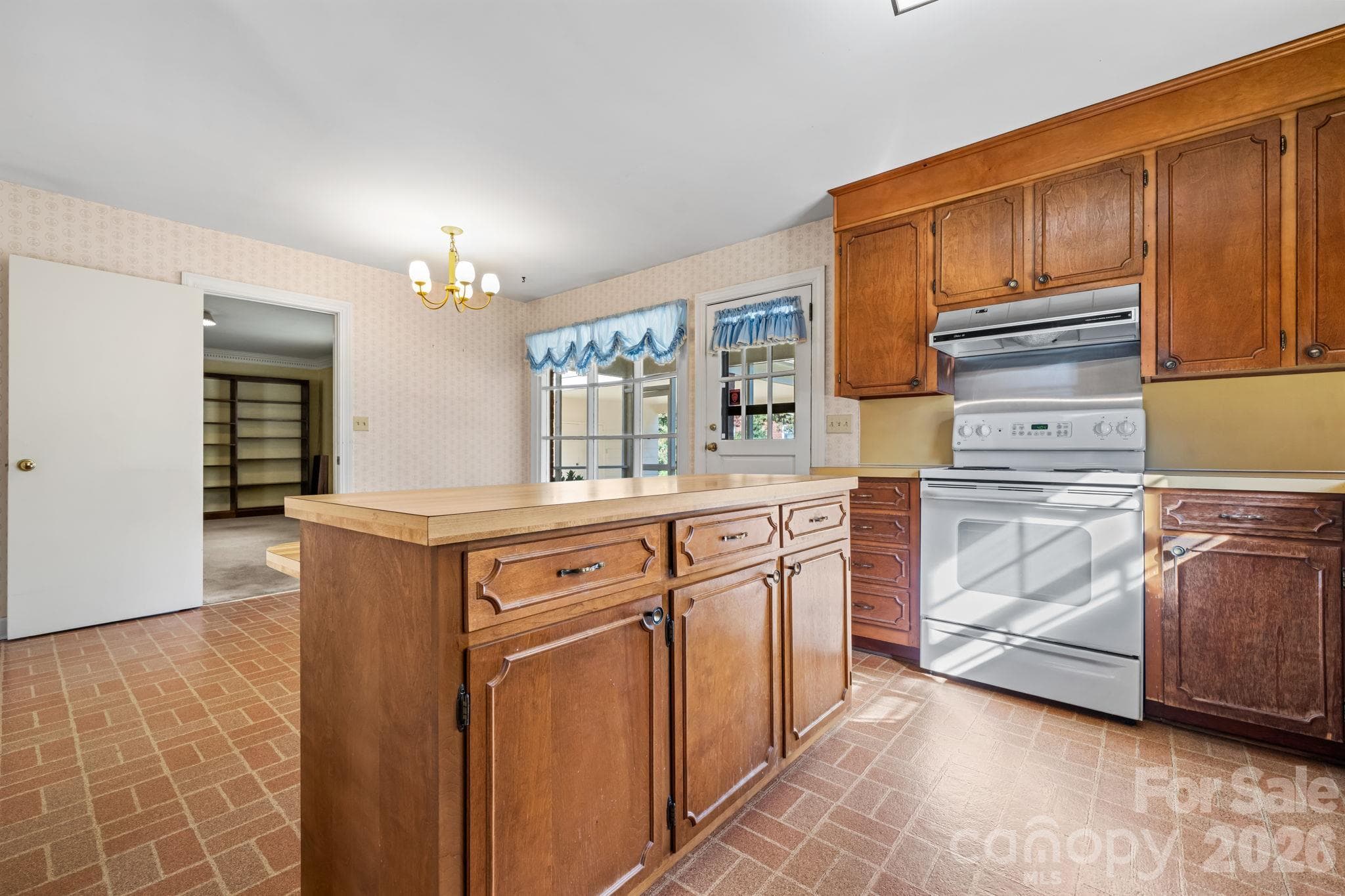 Single Family Residence at 1910 13th Street NE, Hickory, photo 9 of 25
